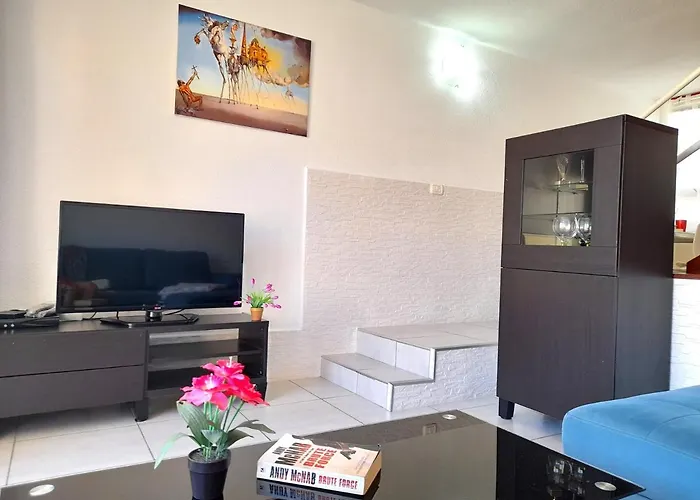 El Cortijo, Pool View 度假居