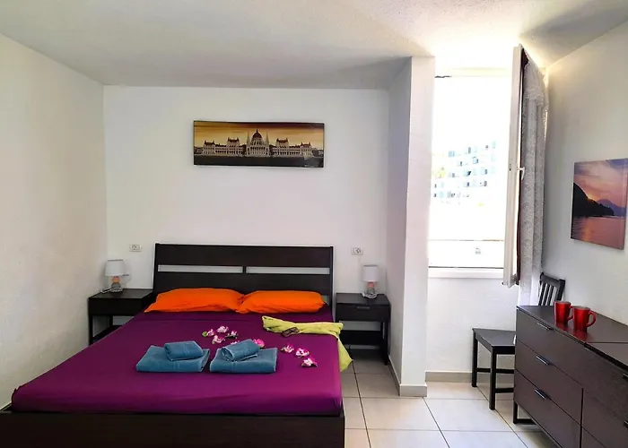 El Cortijo, Pool View